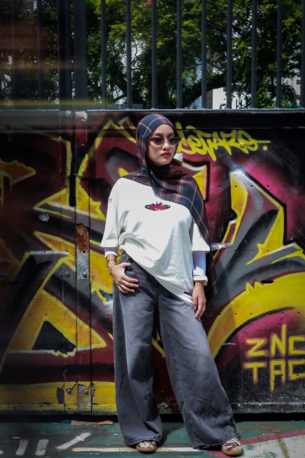 BRZY 01 - WHITE