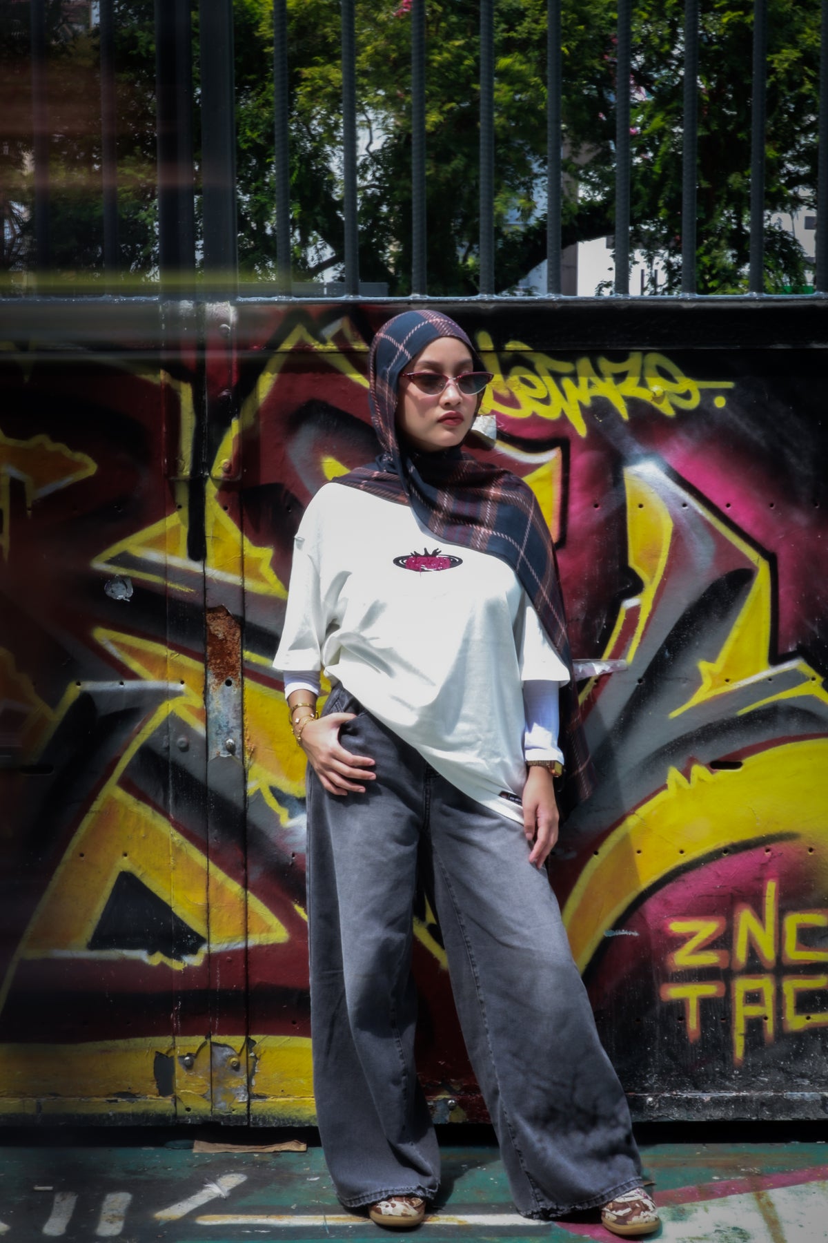 BRZY 01 - WHITE